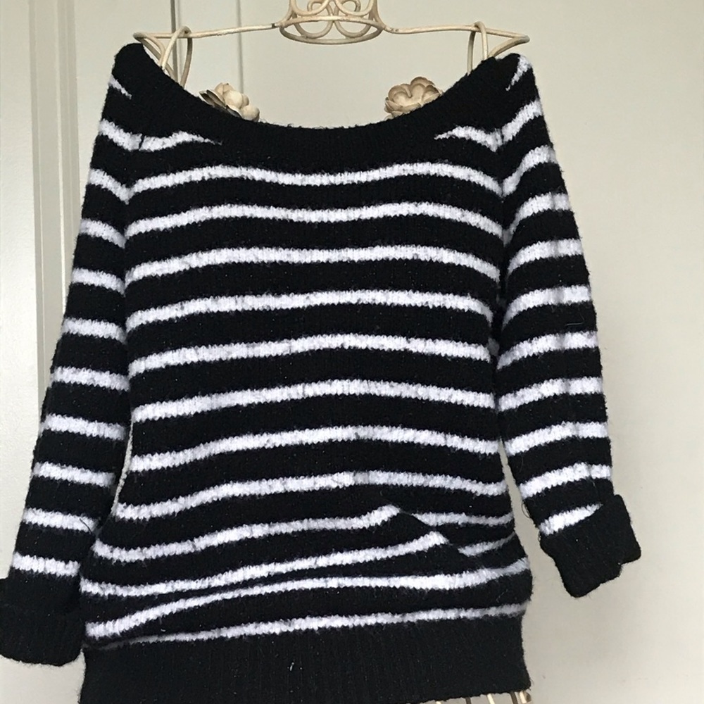 A long sleeve shirt